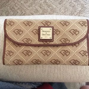 Dooney and bourke canvas wallet